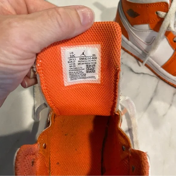 Air Jordan 1 mid top “ electro orange” size 10c youth - Picture 11 of 11